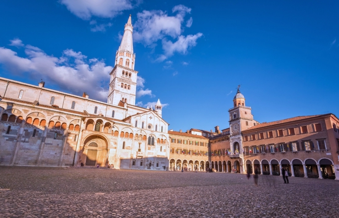 modena piazza grande tour
