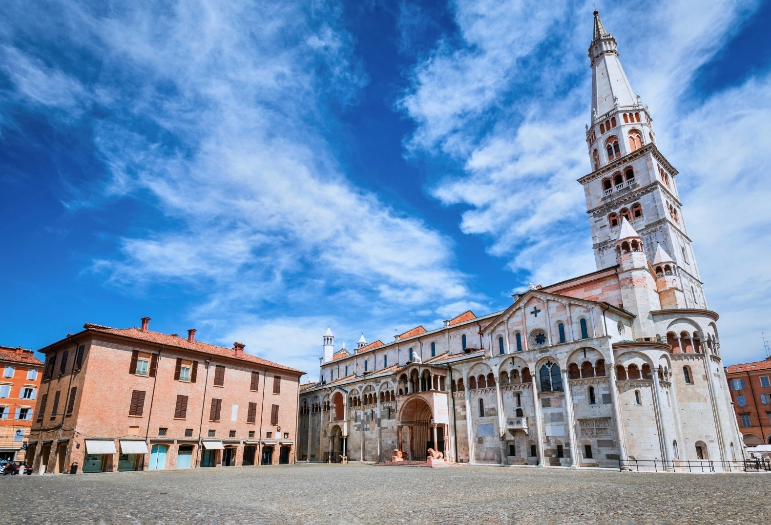 piazza grande a modena