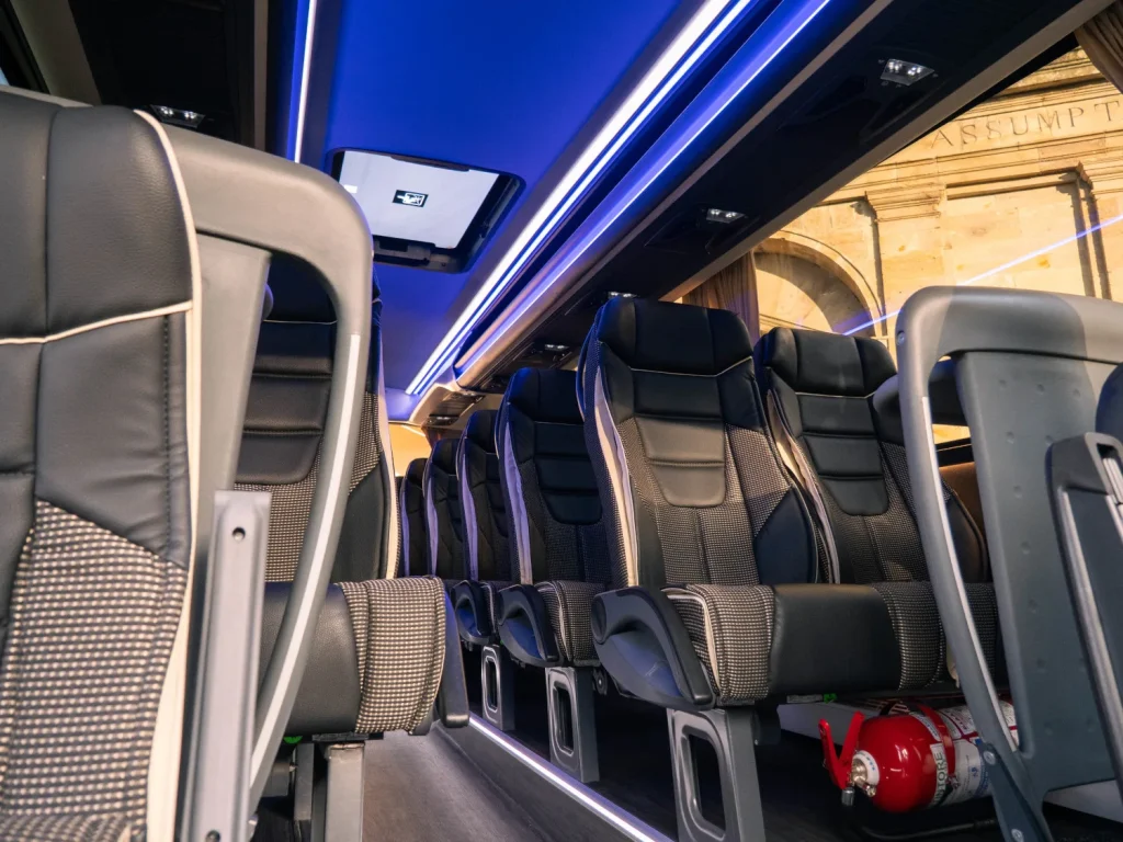 minibus iveco 30 posti