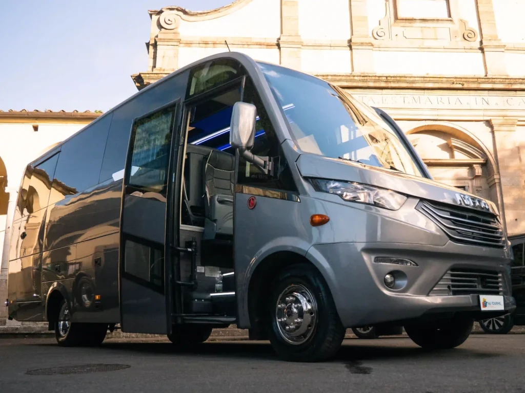 minibus iveco tau touring
