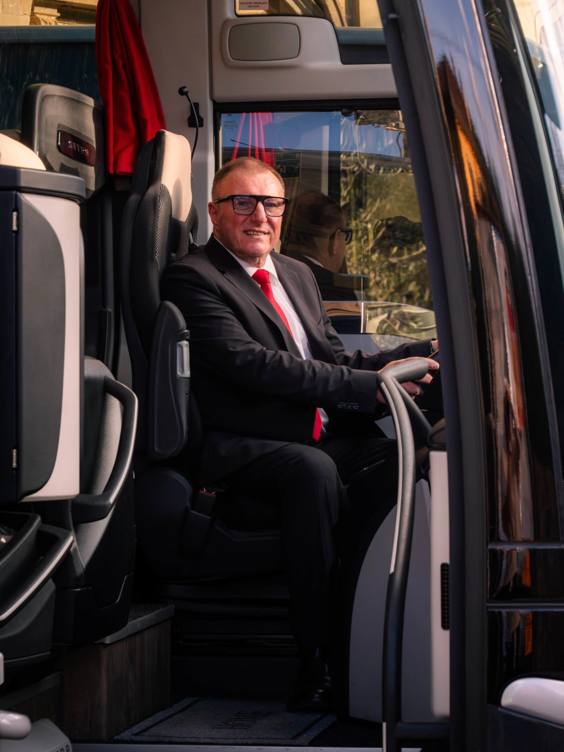 autista minibus tau touring